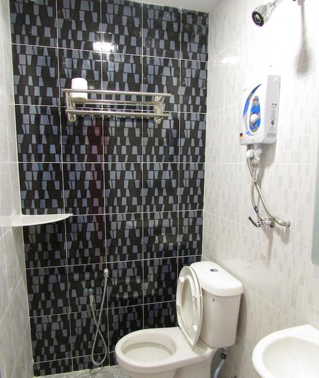 Hotel Zamburger Enstek Sepang Room photo